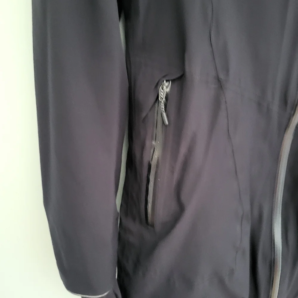 Lululemon | Ivivva Girls Size 14 Reversible Hooded Thumbholes Black Long‎ Jacket
